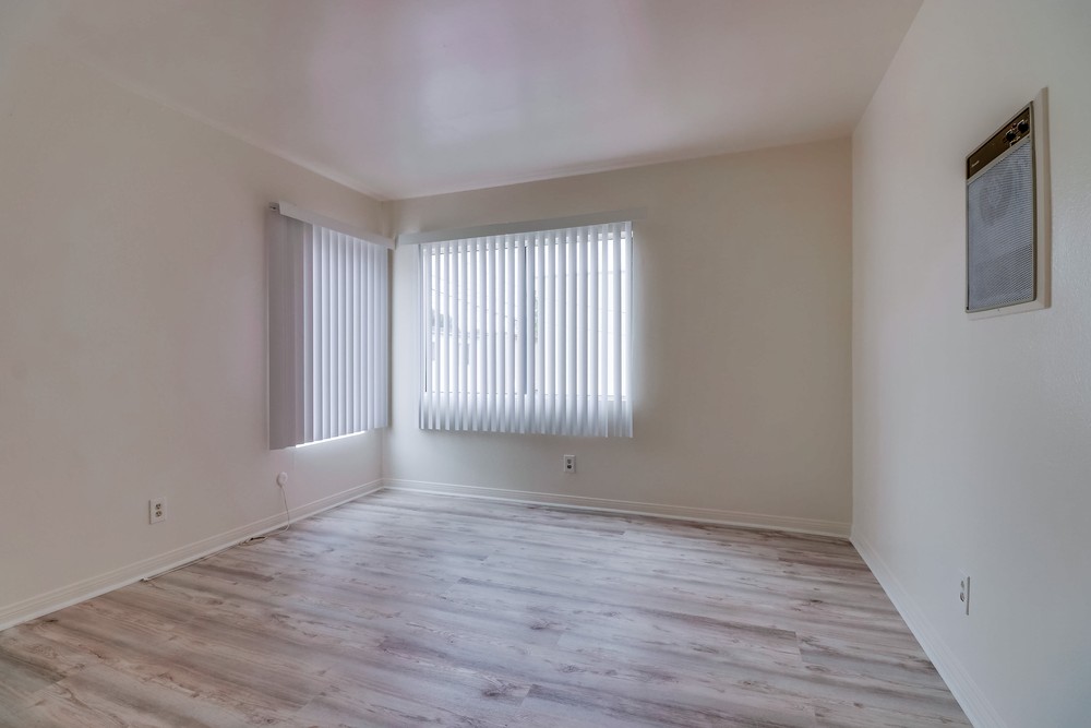 Virtual tour photo 18 of 27 for 1821 Grand Ave C