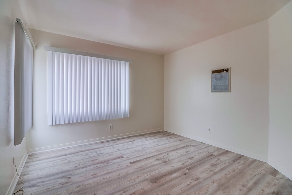 Virtual tour photo 19 of 27 for 1821 Grand Ave C
