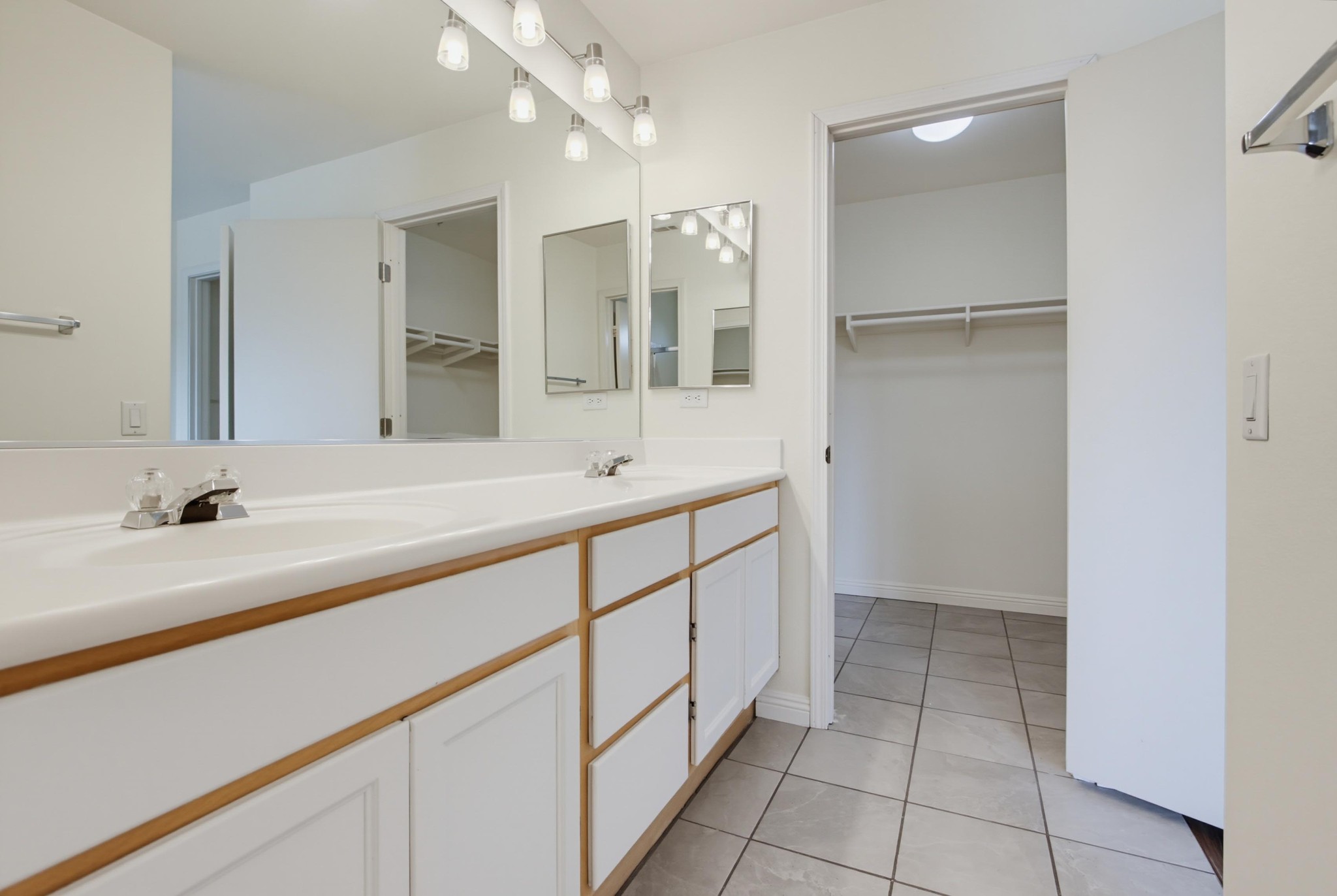 Virtual tour photo 44 of 56 for 1821 Morning View Dr