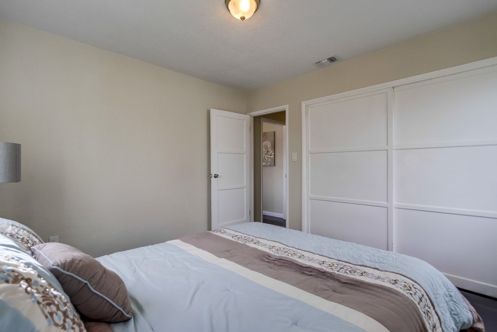 Virtual tour photo 27 of 48 for 1822 Brookline St