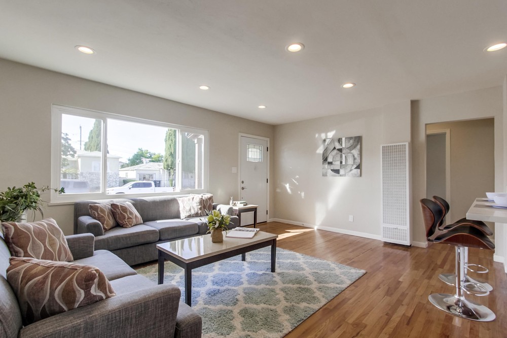 Virtual tour photo 12 of 38 for 1827 Duval St