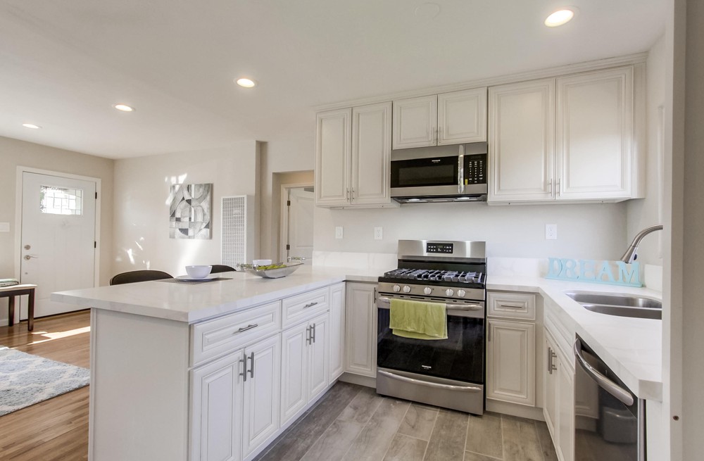 Virtual tour photo 18 of 38 for 1827 Duval St