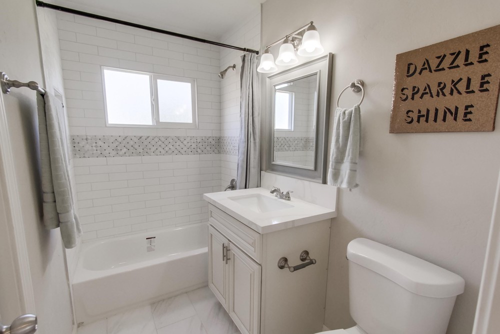 Virtual tour photo 32 of 38 for 1827 Duval St