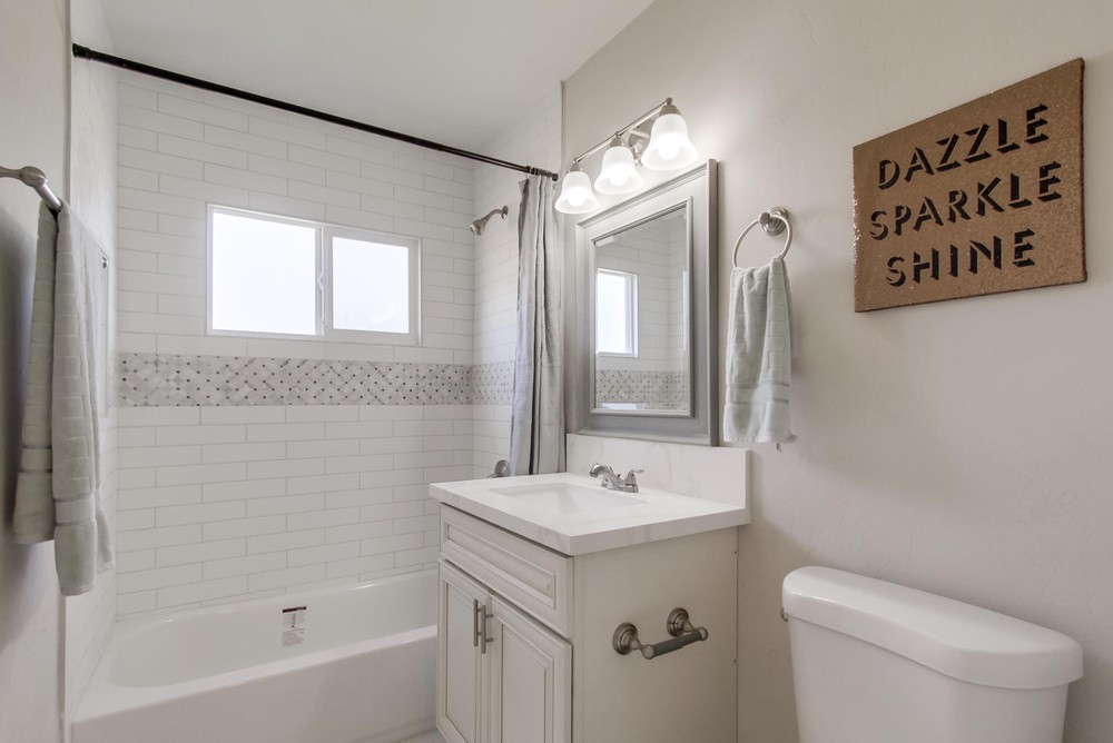 Virtual tour photo 33 of 38 for 1827 Duval St