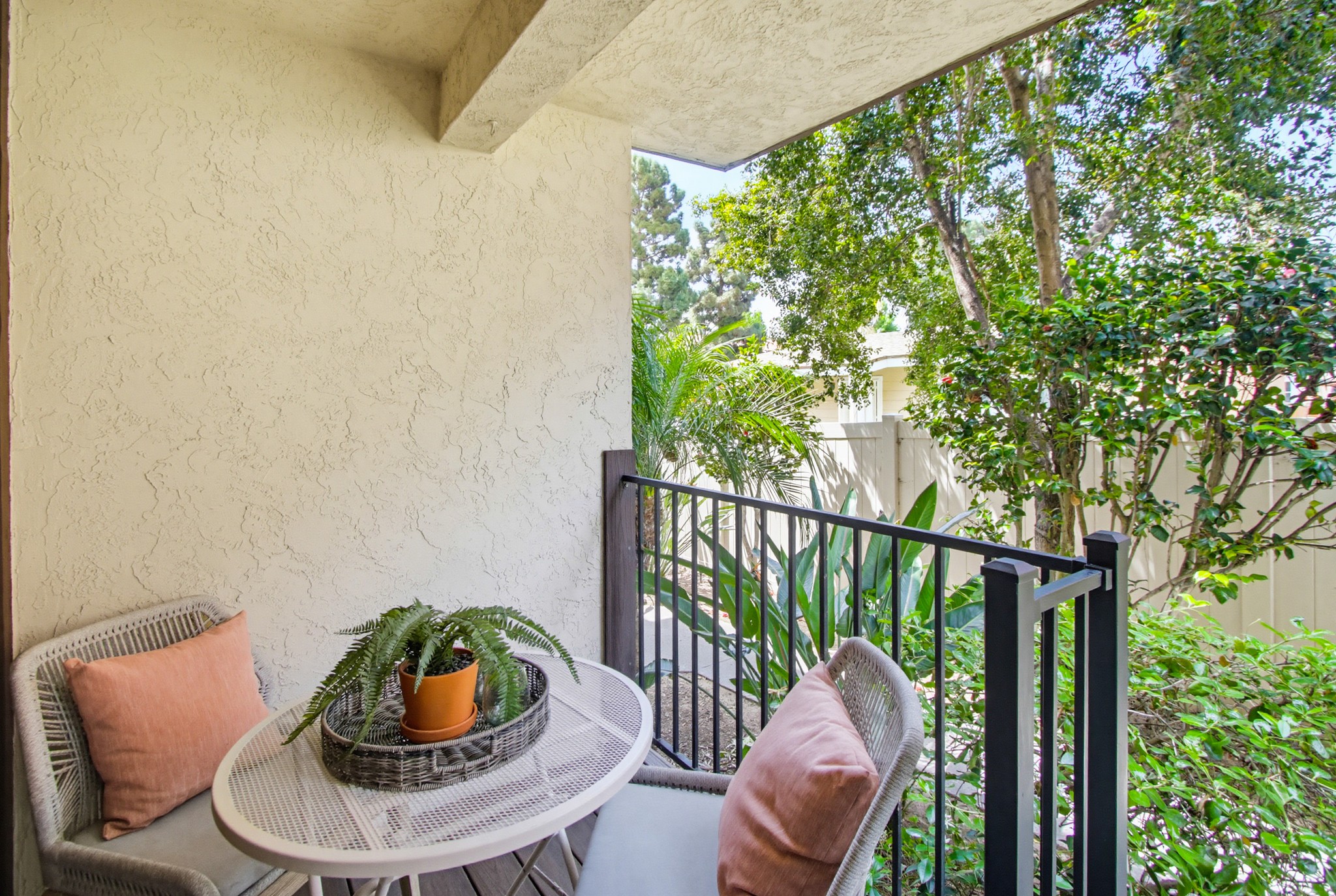 Virtual tour photo 8 of 87 for 1828 Diamond St