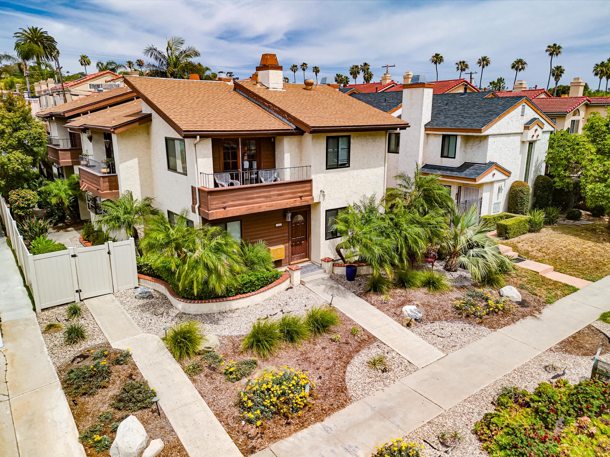 Virtual tour photo 1 of 34 for 1828 Diamond St