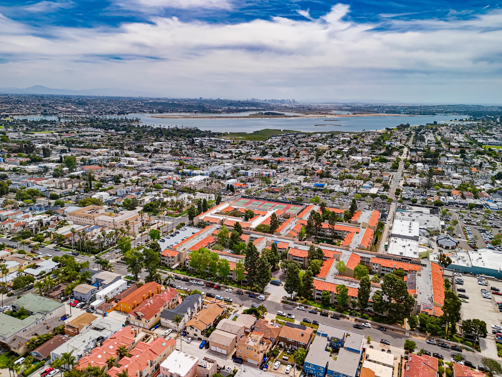 Virtual tour photo 16 of 34 for 1828 Diamond St