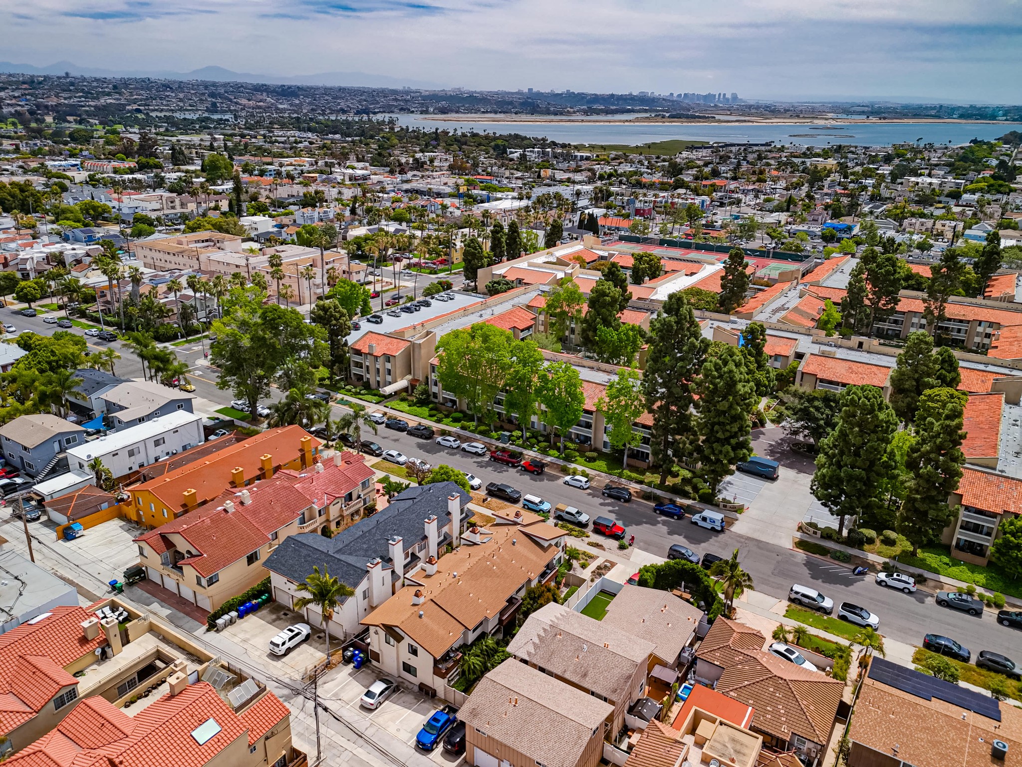 Virtual tour photo 26 of 34 for 1828 Diamond St