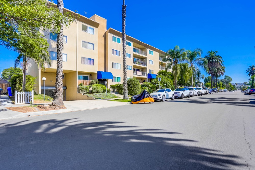Virtual tour photo 1 of 36 for 1830 Thomas Ave #2f
