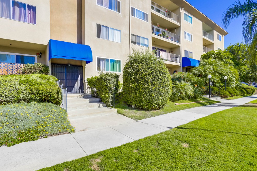 Virtual tour photo 4 of 36 for 1830 Thomas Ave #2f