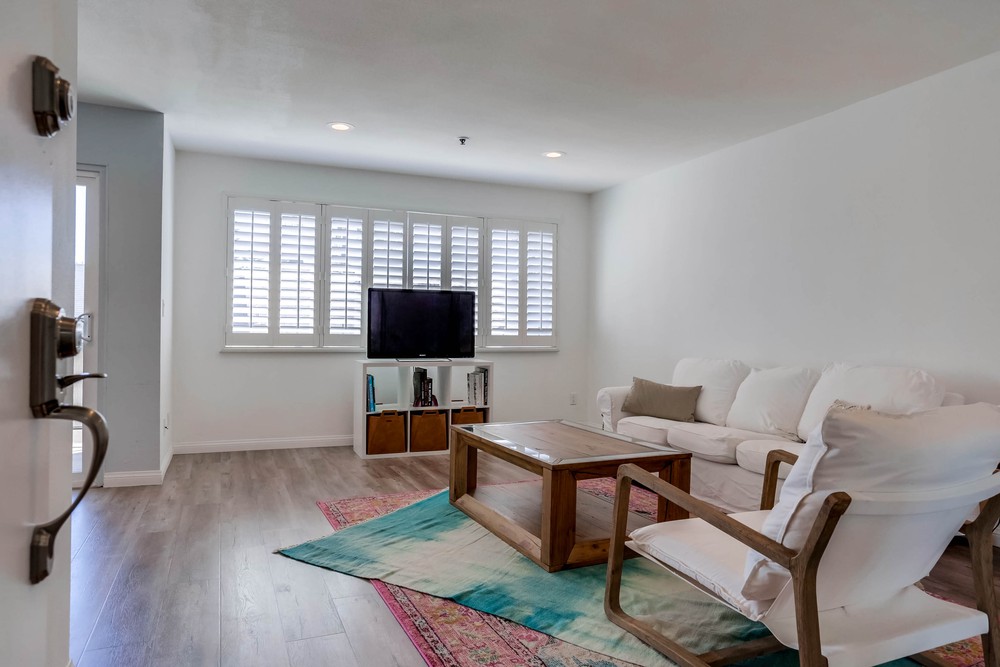 Virtual tour photo 5 of 36 for 1830 Thomas Ave #2f