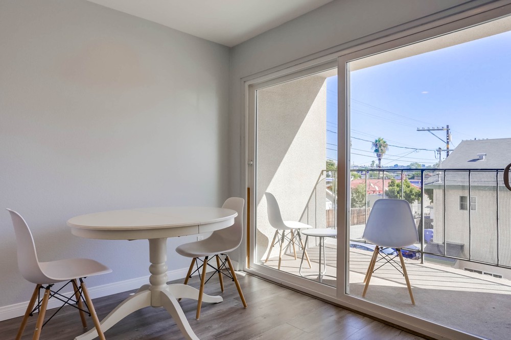 Virtual tour photo 12 of 36 for 1830 Thomas Ave #2f