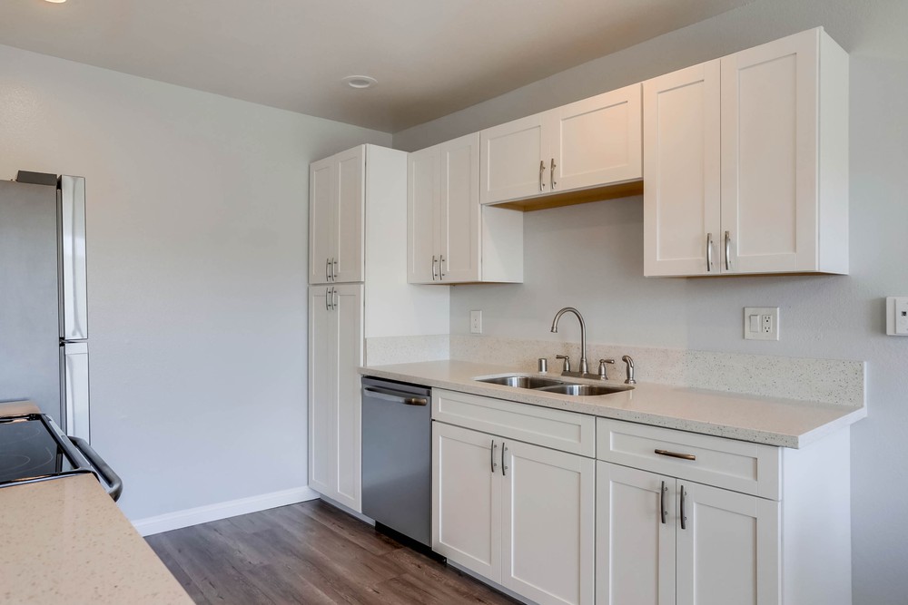 Virtual tour photo 14 of 36 for 1830 Thomas Ave #2f