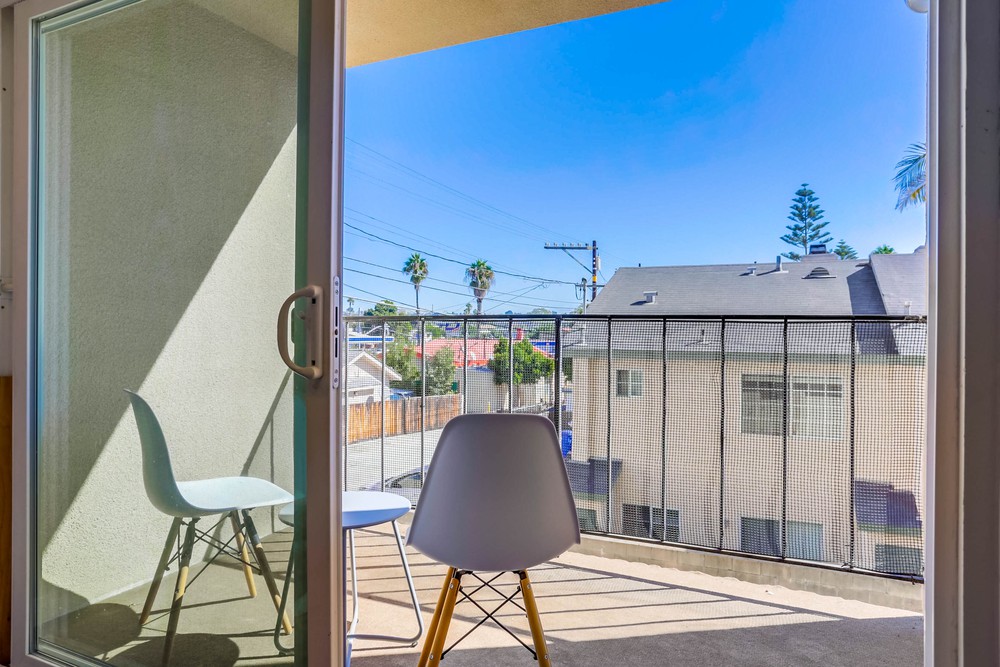 Virtual tour photo 19 of 36 for 1830 Thomas Ave #2f
