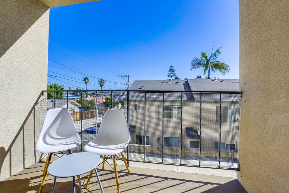 Virtual tour photo 21 of 36 for 1830 Thomas Ave #2f