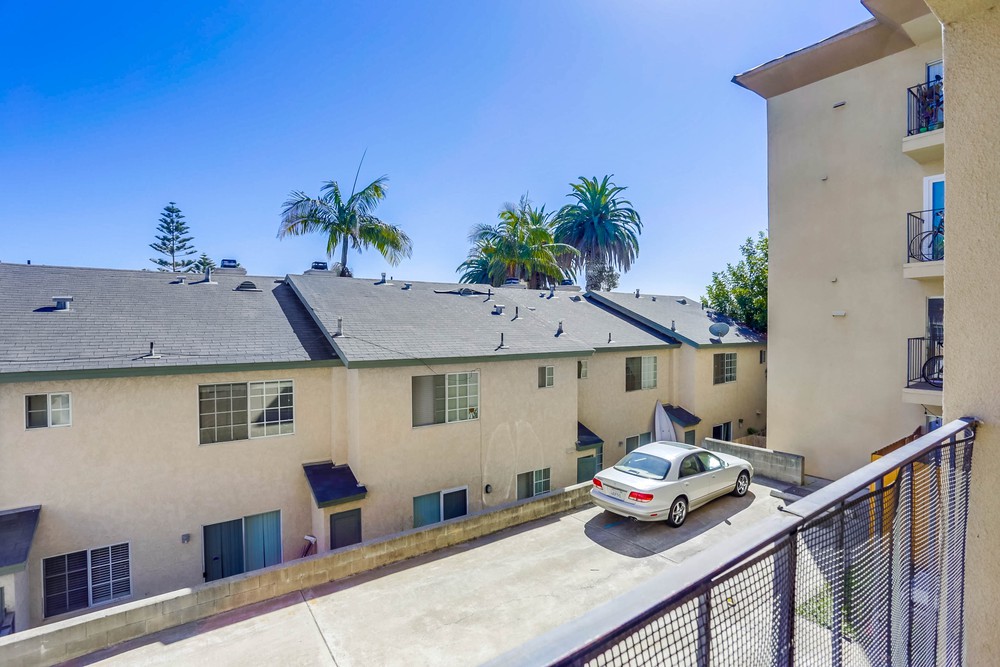 Virtual tour photo 22 of 36 for 1830 Thomas Ave #2f