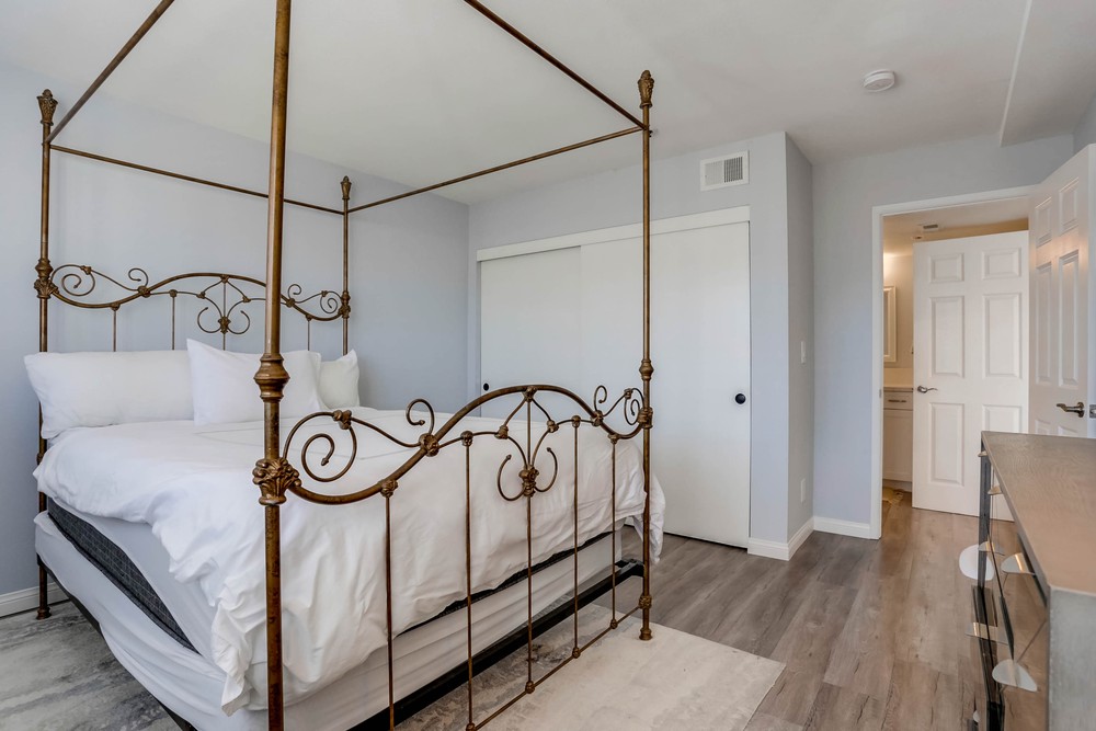 Virtual tour photo 25 of 36 for 1830 Thomas Ave #2f