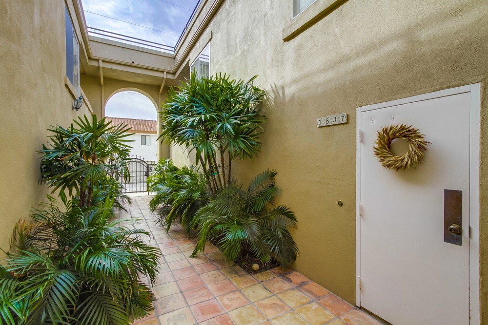 Virtual tour photo 6 of 40 for 1837 Missouri St