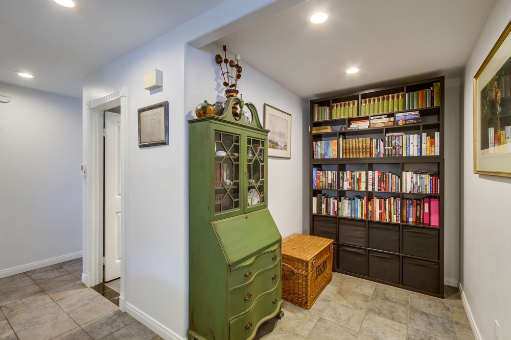 Virtual tour photo 16 of 40 for 1837 Missouri St