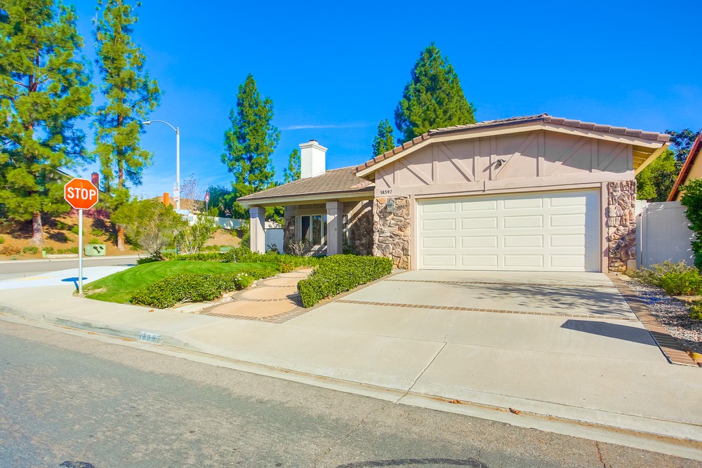 Virtual tour photo 4 of 64 for 18397 Camberwell Ln