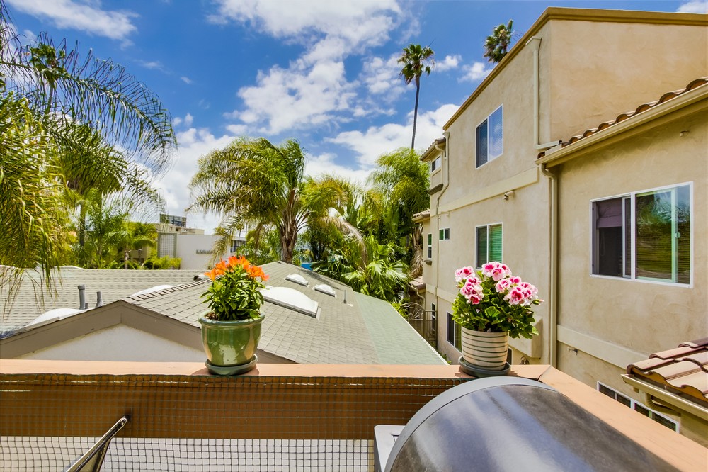 Virtual tour photo 10 of 48 for 1840 Hornblend Street