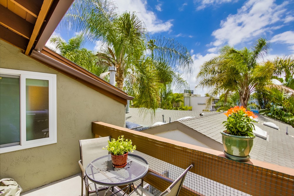 Virtual tour photo 11 of 48 for 1840 Hornblend Street