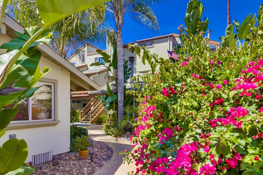 Virtual tour photo 38 of 48 for 1840 Hornblend Street