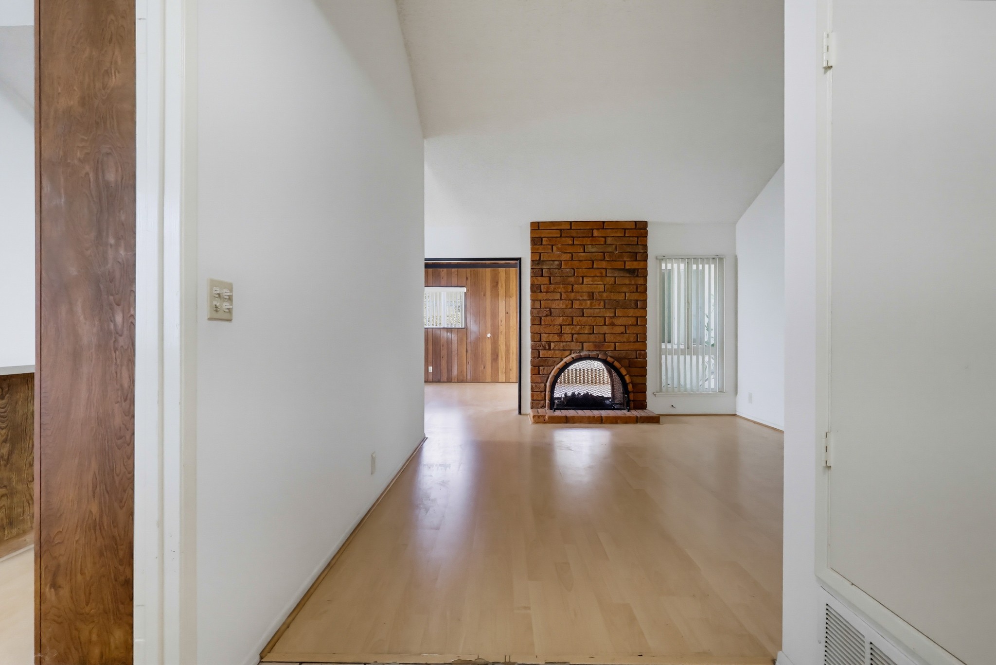 Virtual tour photo 8 of 72 for 18406 Maria Pl