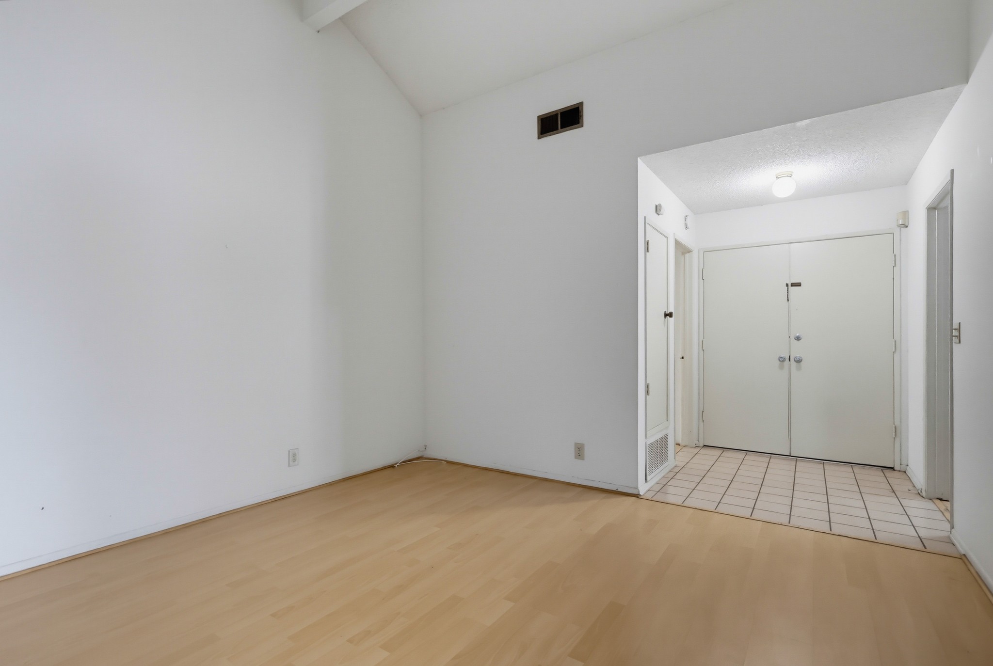 Virtual tour photo 13 of 72 for 18406 Maria Pl