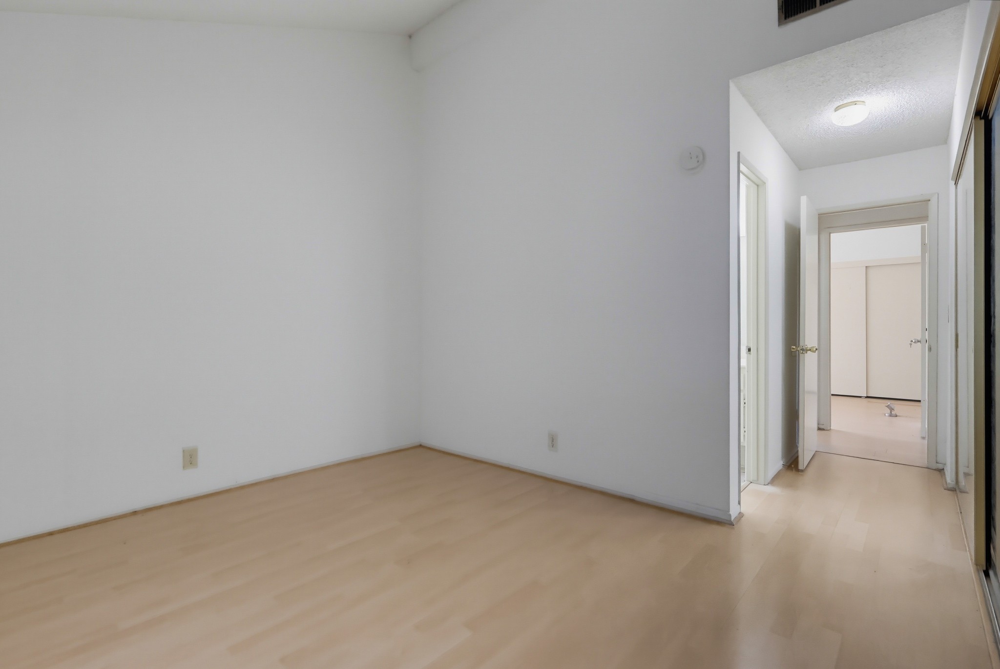 Virtual tour photo 40 of 72 for 18406 Maria Pl