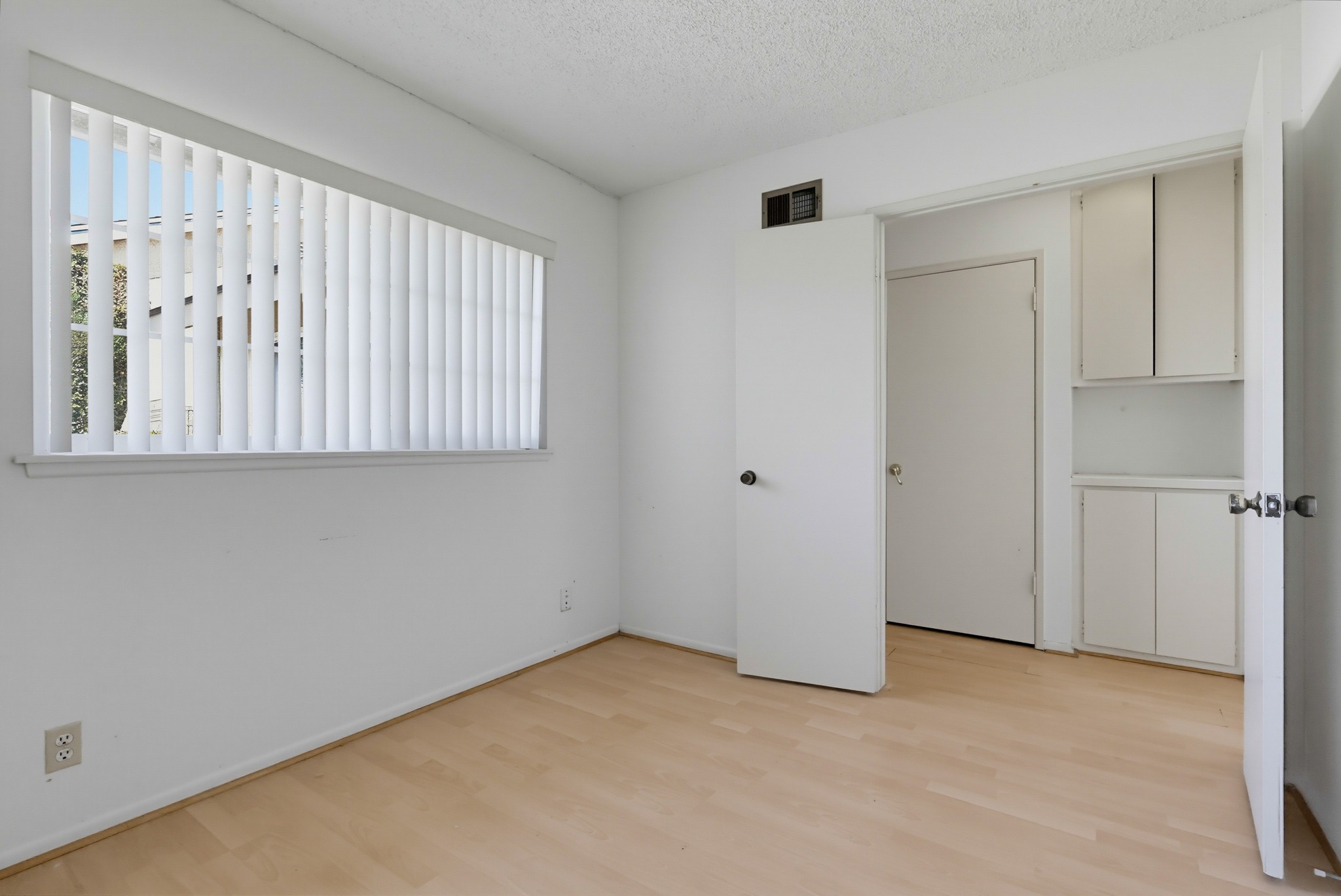 Virtual tour photo 46 of 72 for 18406 Maria Pl