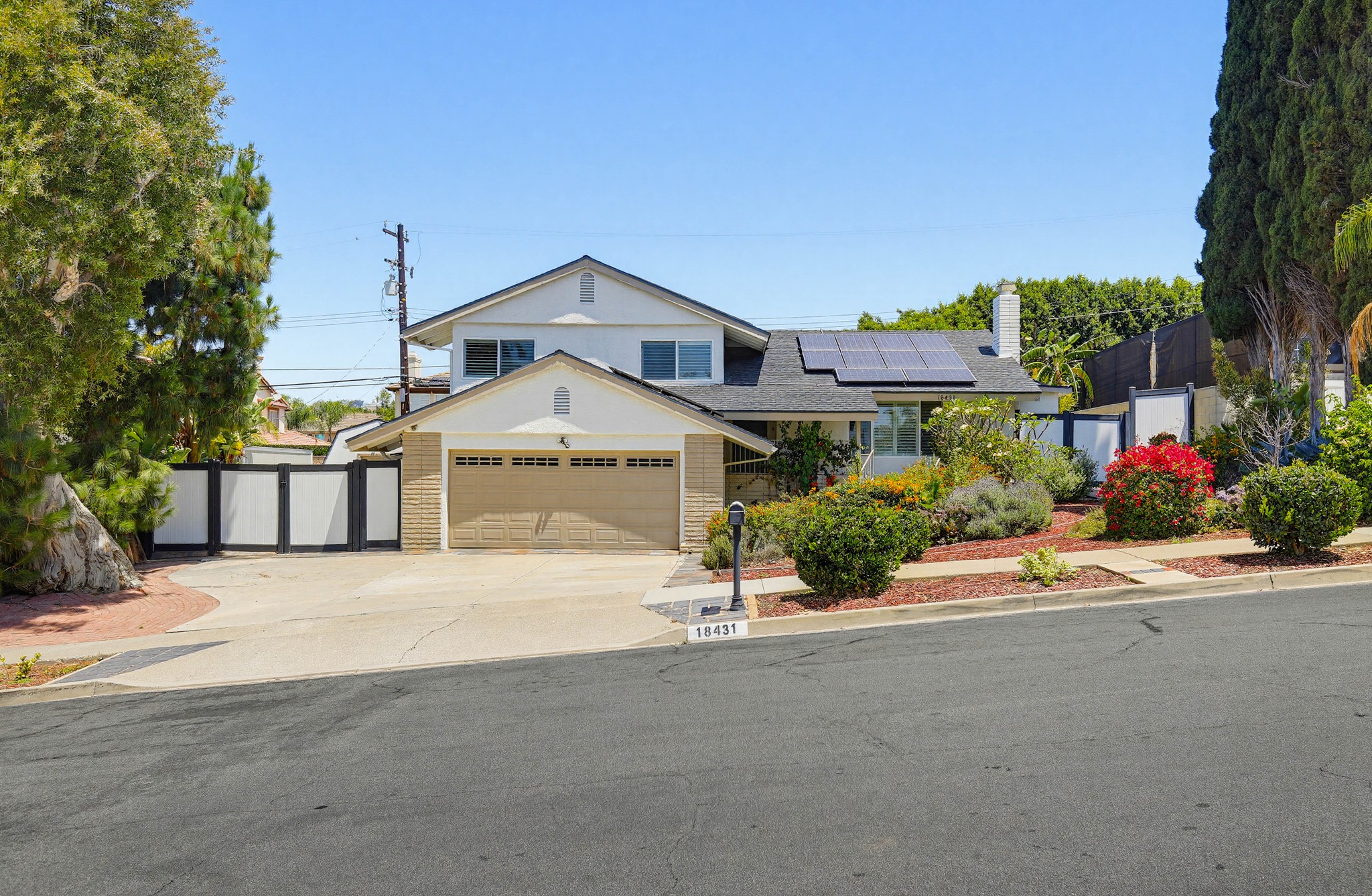 Virtual tour photo 1 of 71 for 18431 Piper Pl