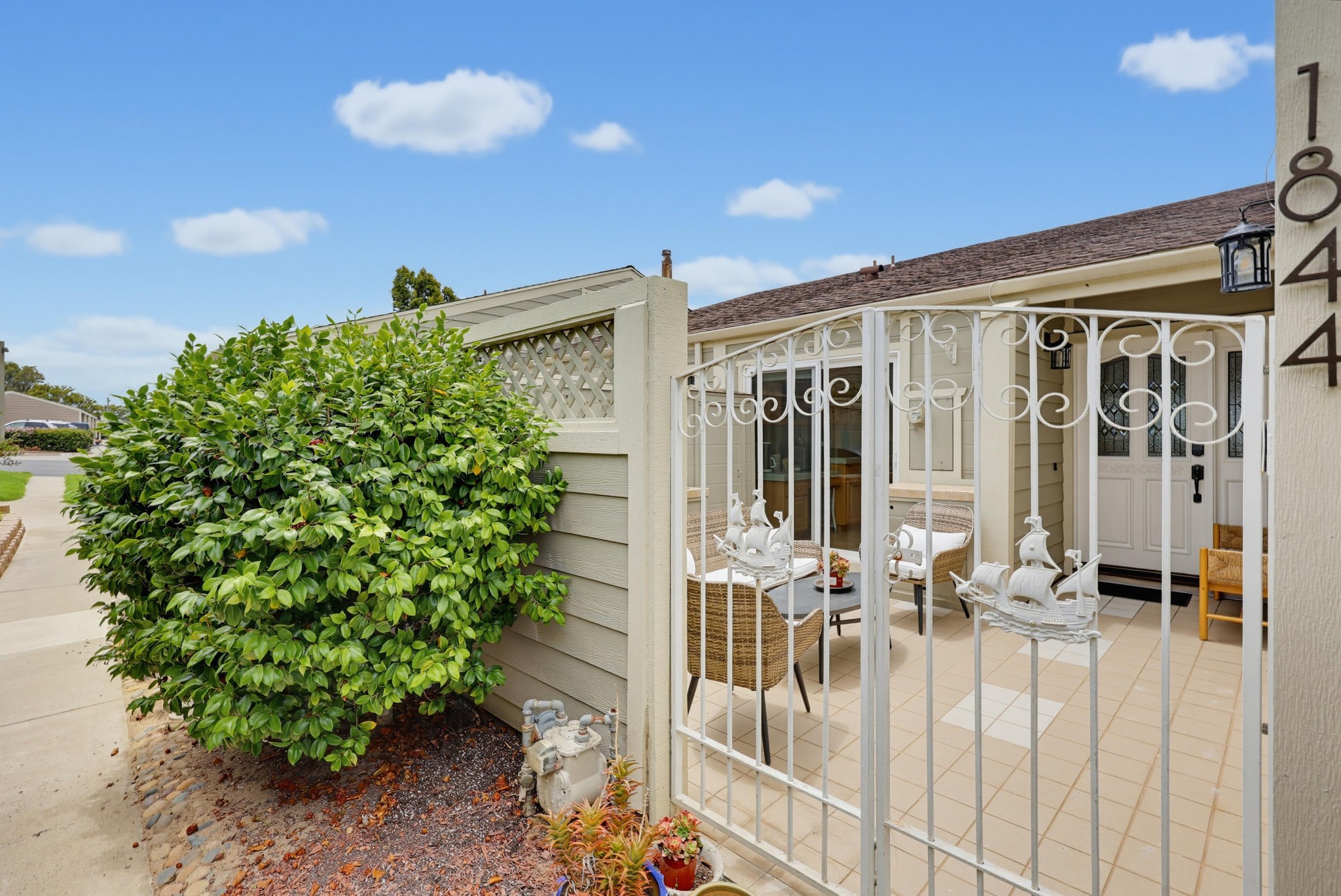 Virtual tour photo 1 of 131 for 1844 Haymarket Rd