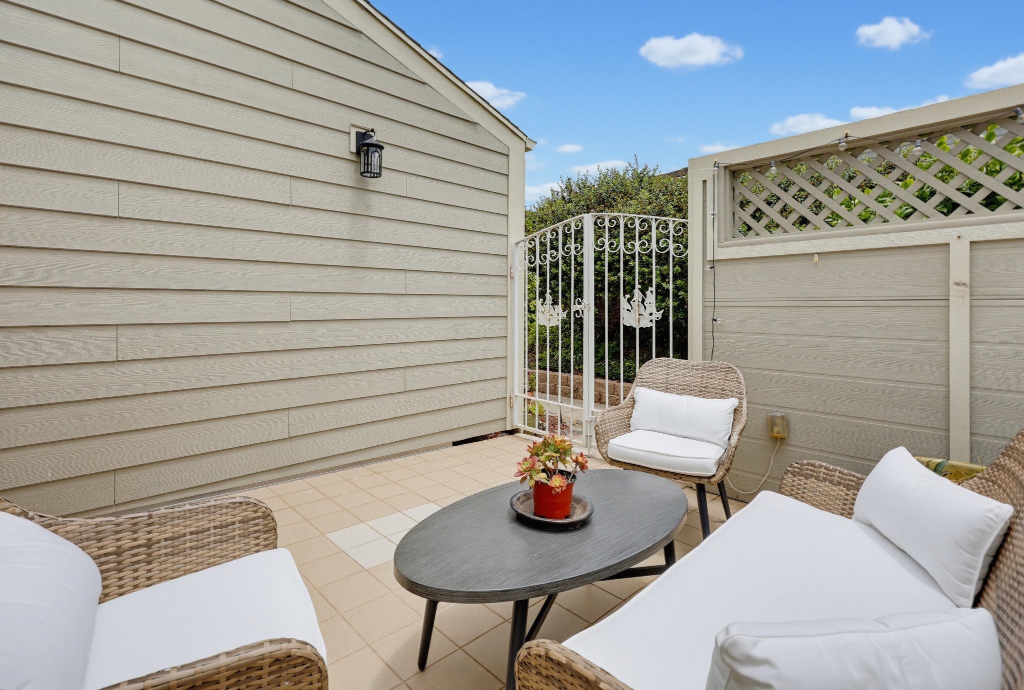 Virtual tour photo 10 of 131 for 1844 Haymarket Rd
