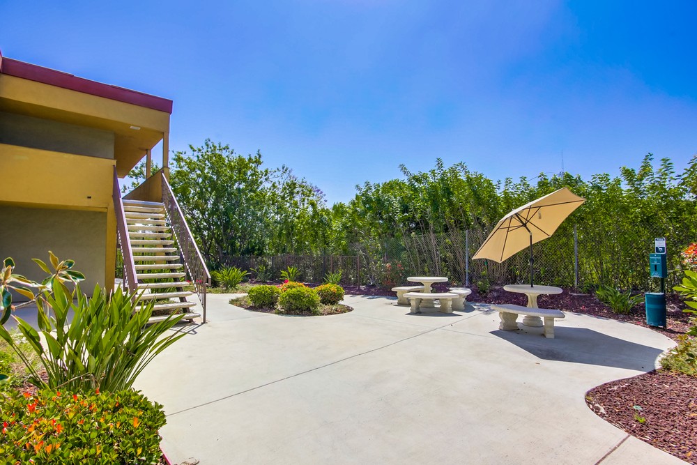 Virtual tour photo 4 of 21 for 1845 Bayview Heights Dr UNIT 100