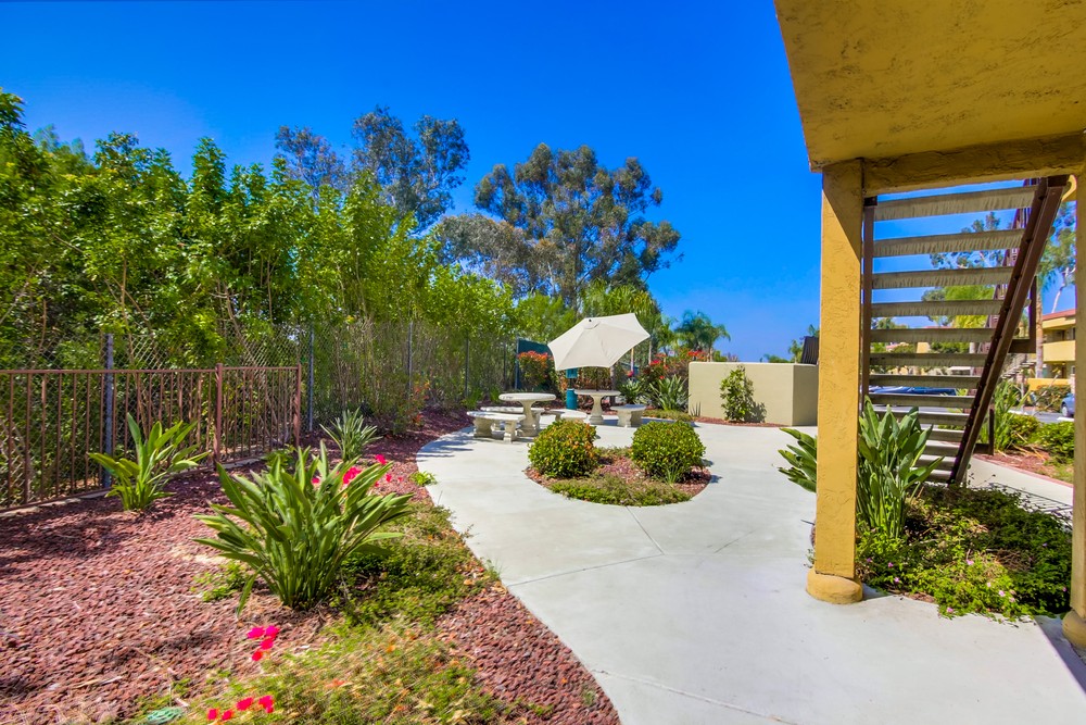 Virtual tour photo 5 of 21 for 1845 Bayview Heights Dr UNIT 100