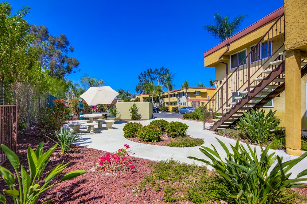 Virtual tour photo 6 of 21 for 1845 Bayview Heights Dr UNIT 100