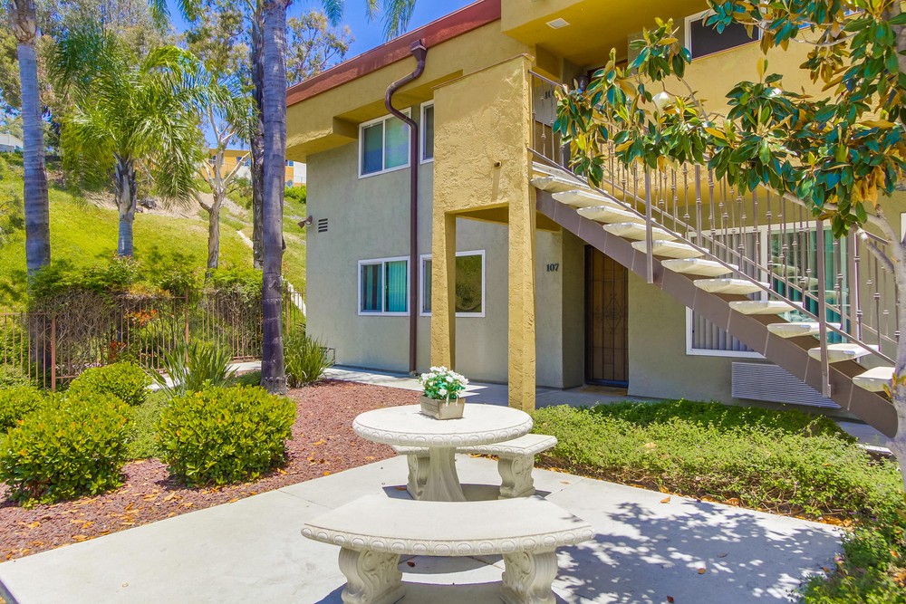 Virtual tour photo 8 of 33 for 1845 Bayview Heights Dr UNIT 107