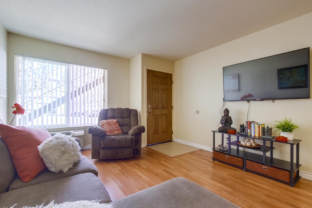 Virtual tour photo 15 of 33 for 1845 Bayview Heights Dr UNIT 107