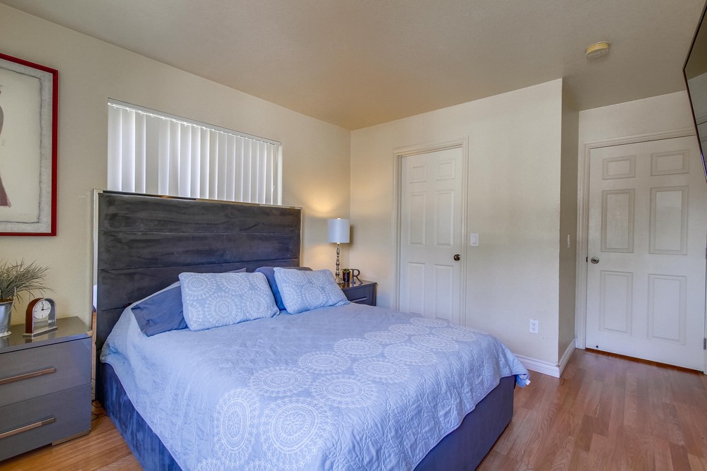 Virtual tour photo 27 of 33 for 1845 Bayview Heights Dr UNIT 107