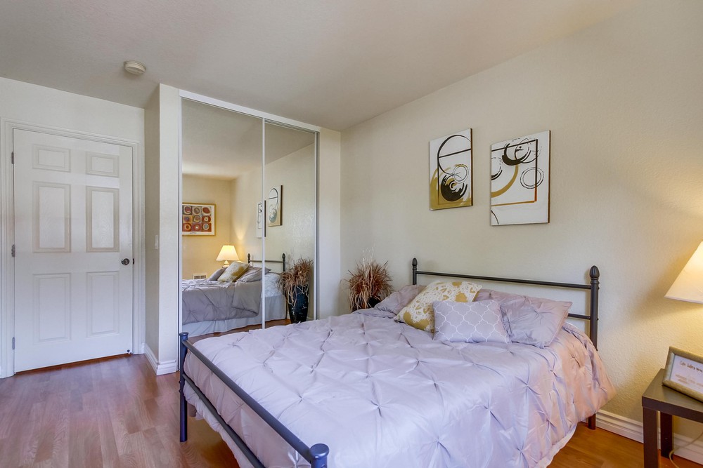 Virtual tour photo 32 of 33 for 1845 Bayview Heights Dr UNIT 107