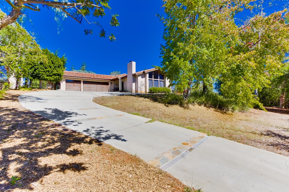 Virtual tour photo 5 of 49 for 18450 Bernardo Trails Dr