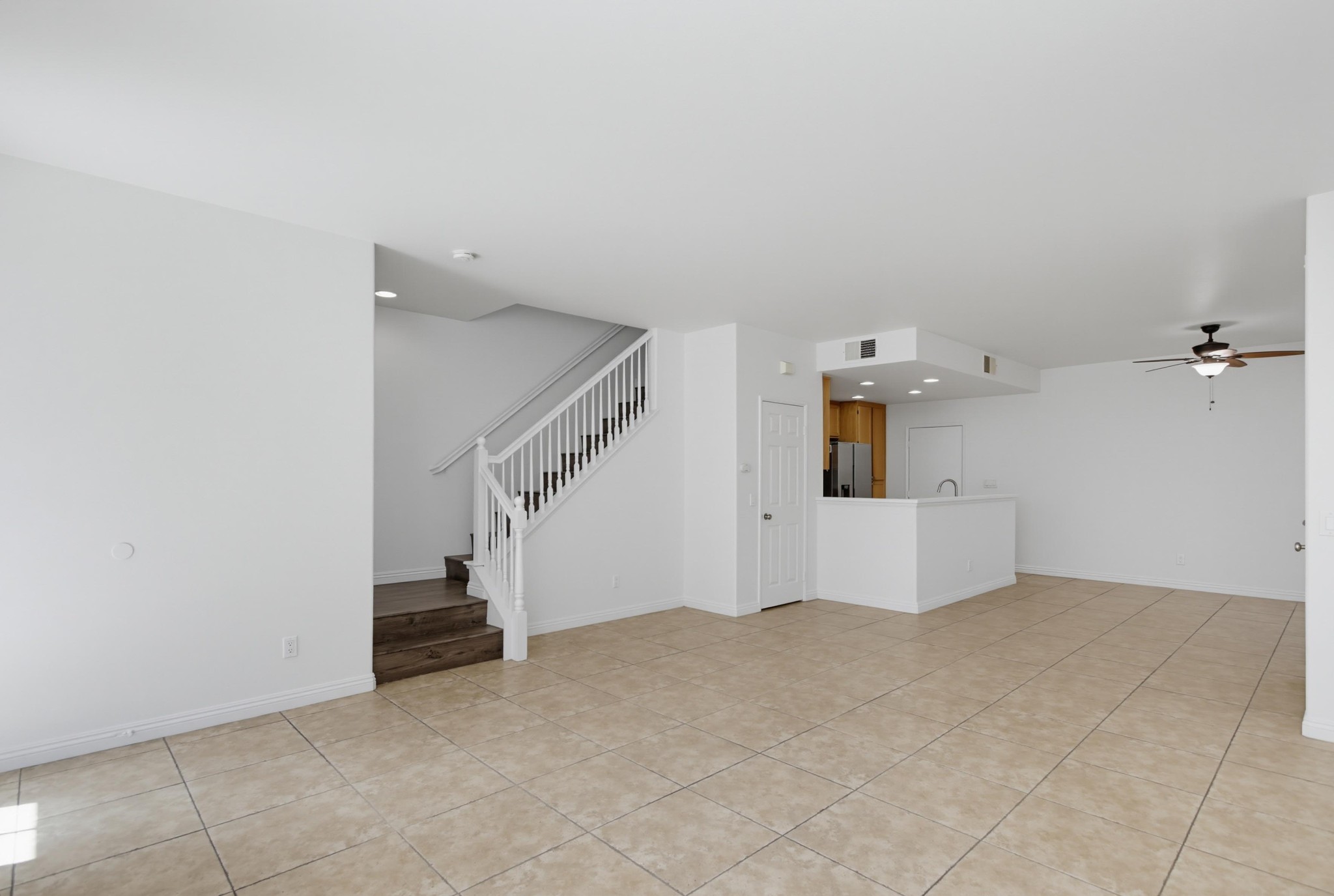 Virtual tour photo 8 of 40 for 1846 Rouge Dr