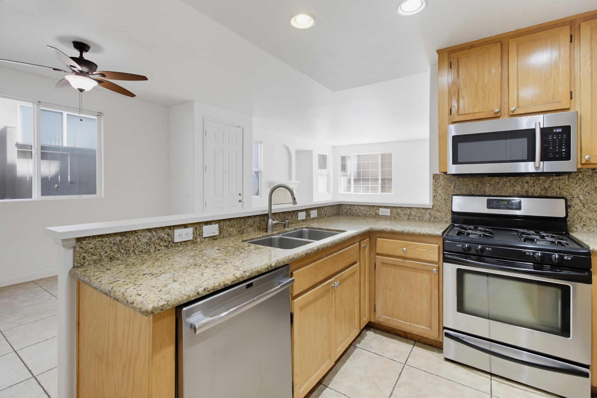 Virtual tour photo 13 of 40 for 1846 Rouge Dr