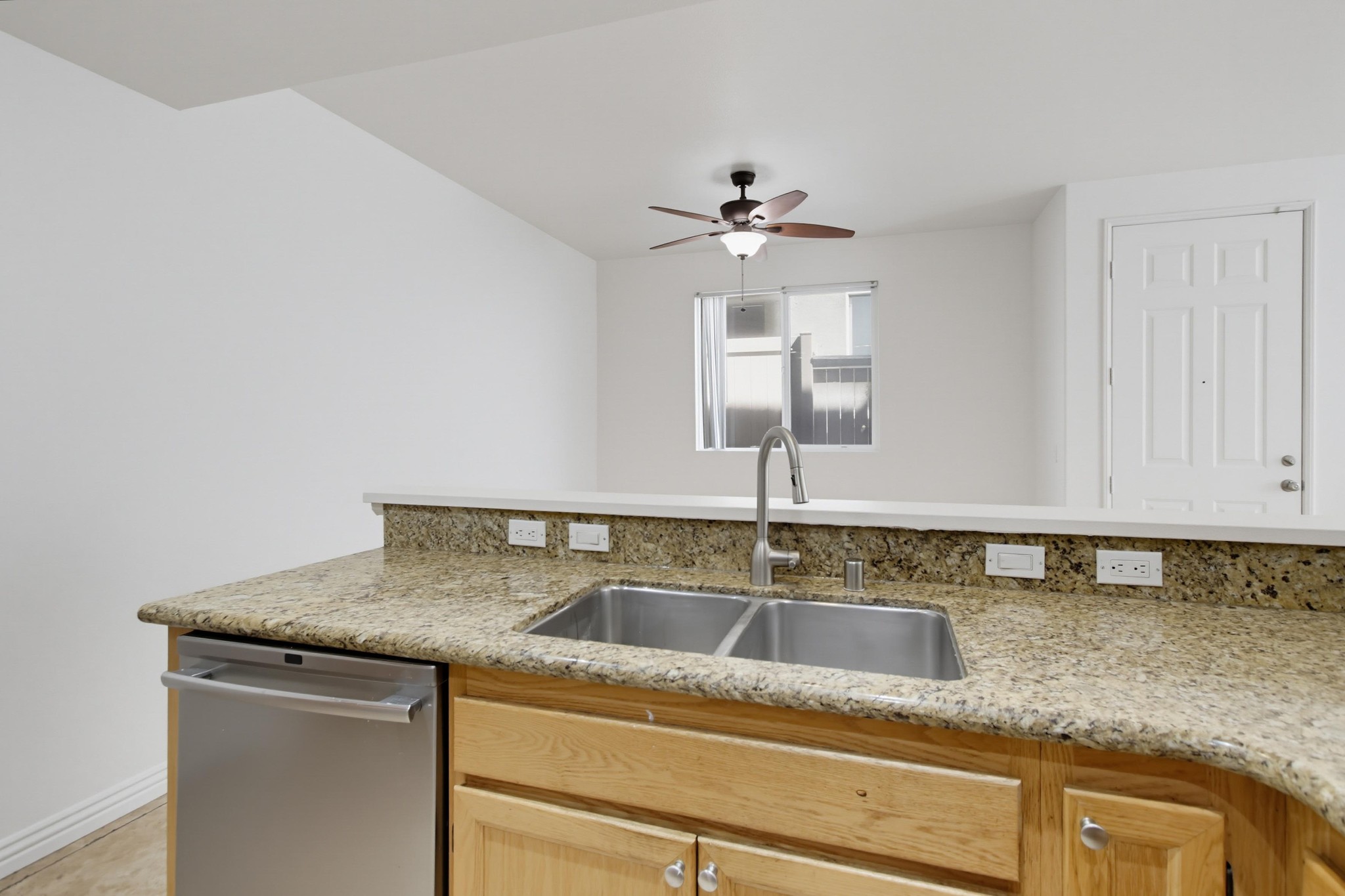 Virtual tour photo 14 of 40 for 1846 Rouge Dr
