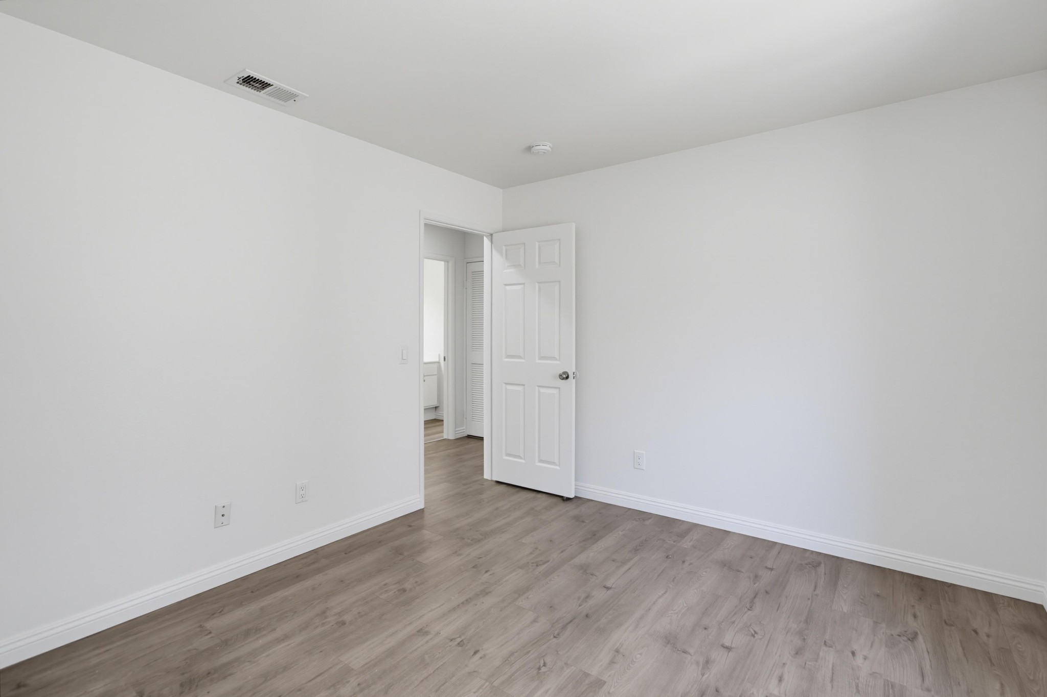 Virtual tour photo 24 of 40 for 1846 Rouge Dr