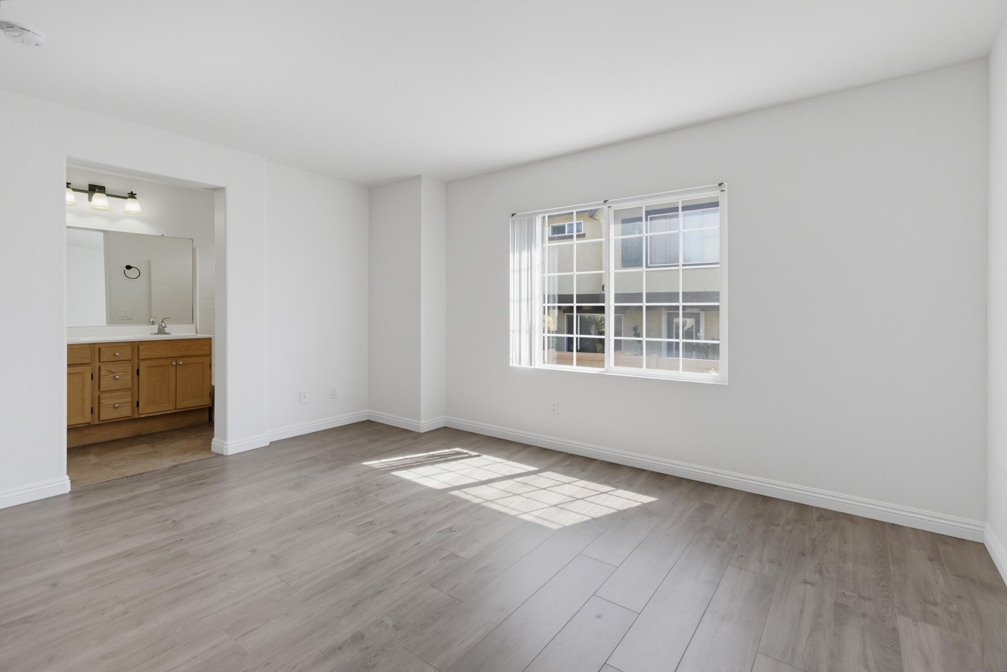 Virtual tour photo 27 of 40 for 1846 Rouge Dr
