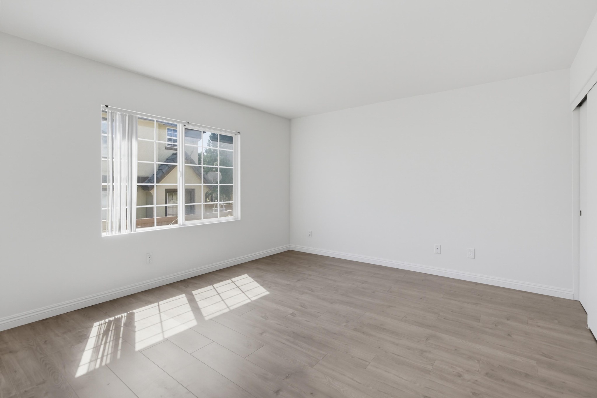 Virtual tour photo 28 of 40 for 1846 Rouge Dr