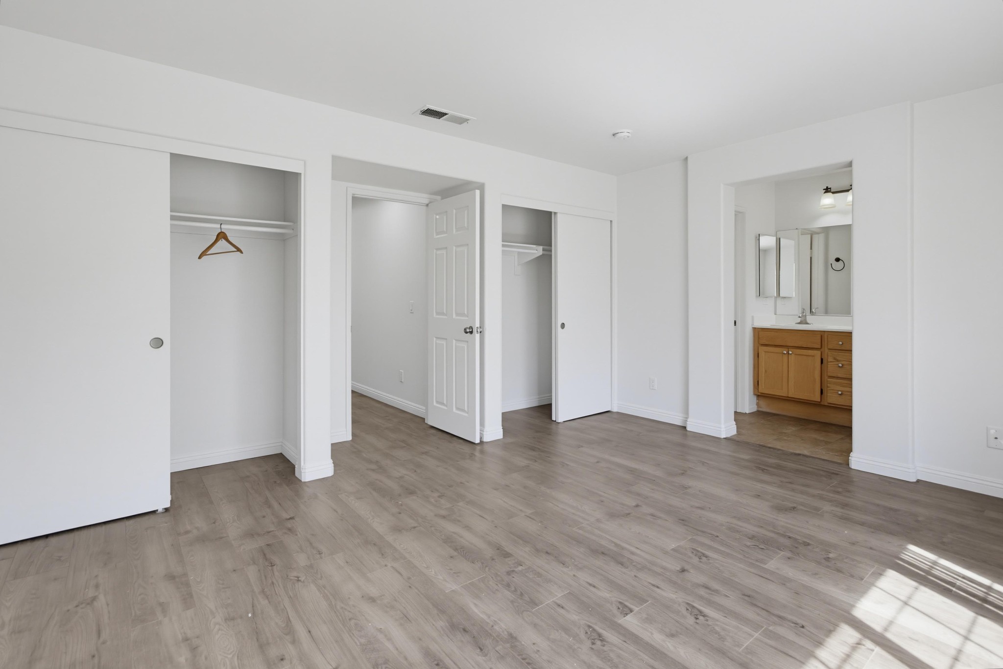 Virtual tour photo 30 of 40 for 1846 Rouge Dr