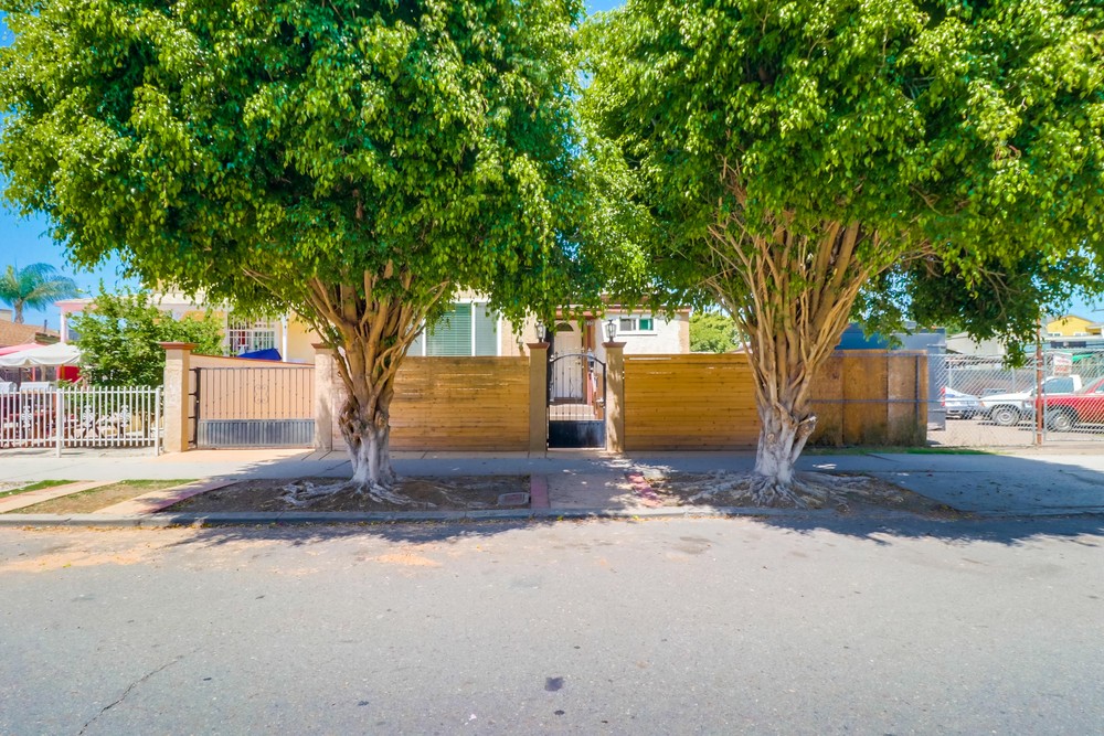 Virtual tour photo 1 of 29 for 1850 Kearney Ave